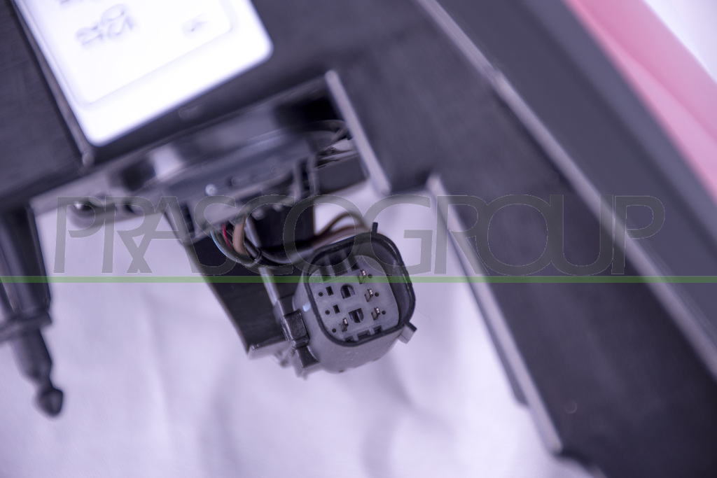 TAIL LAMP LEFT-OUTER-WITH BULB HOLDER-LED