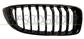 GRILLE CALANDRE DROITE PEINTE NOIRE/BRILLANTE